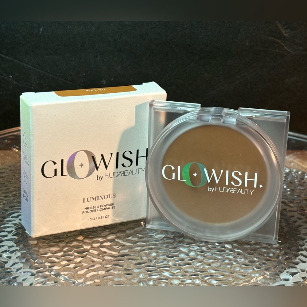 Glowish by Huda Beauty Luminous Pressed Powder